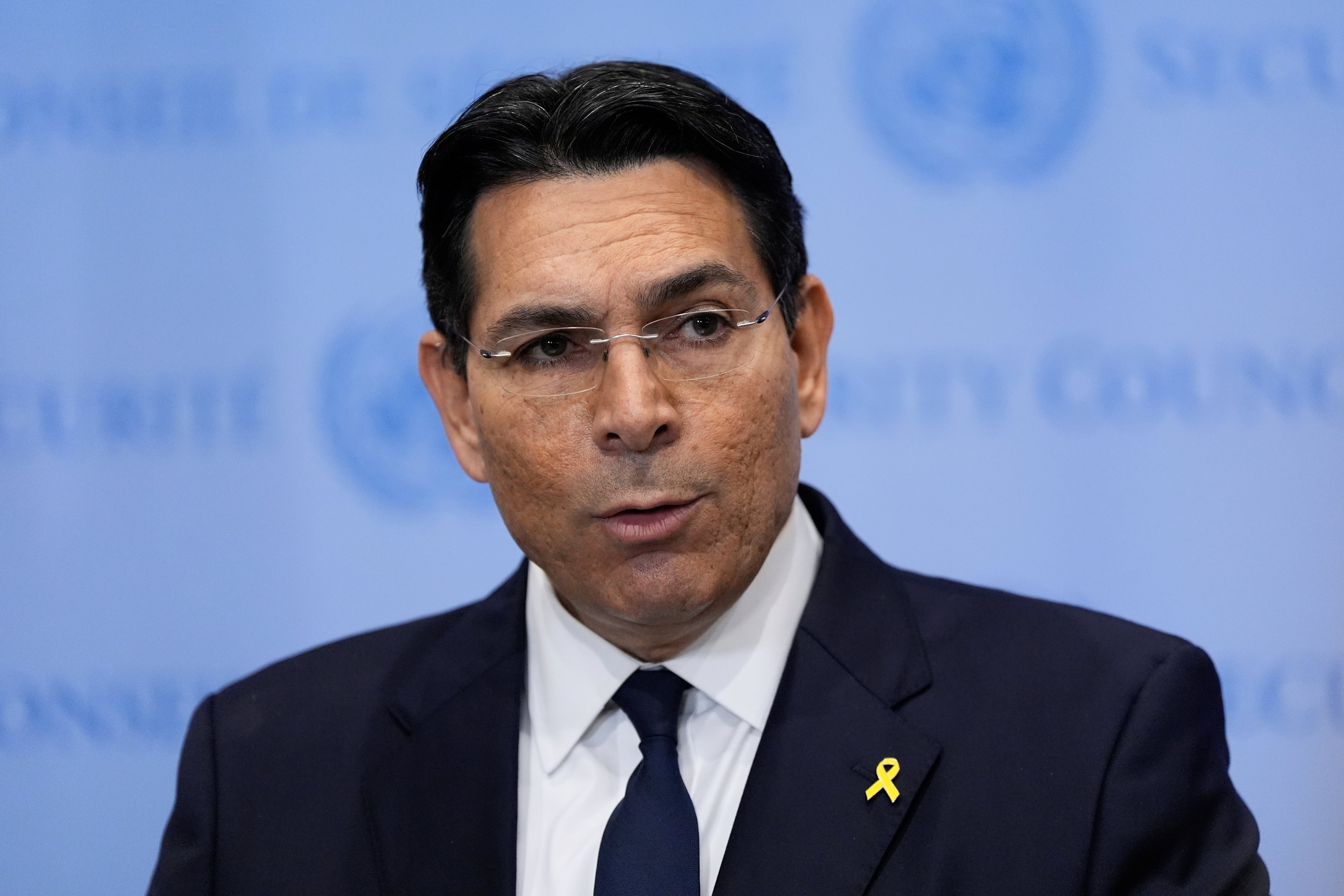 El embajador de Israel ante las Naciones Unidas, Danny Danon, habla en una conferencia de prensa durante el 79º período de sesiones de la Asamblea General de las Naciones Unidas, el martes 24 de septiembre de 2024, en la sede de la ONU.