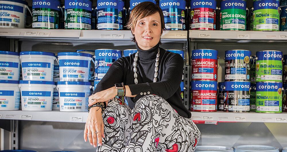 La gerente de Estrategia e Innovación de Corona, María Mercedes Peláez, también lideró el desarrollo de una grifería que se activa sin contacto.