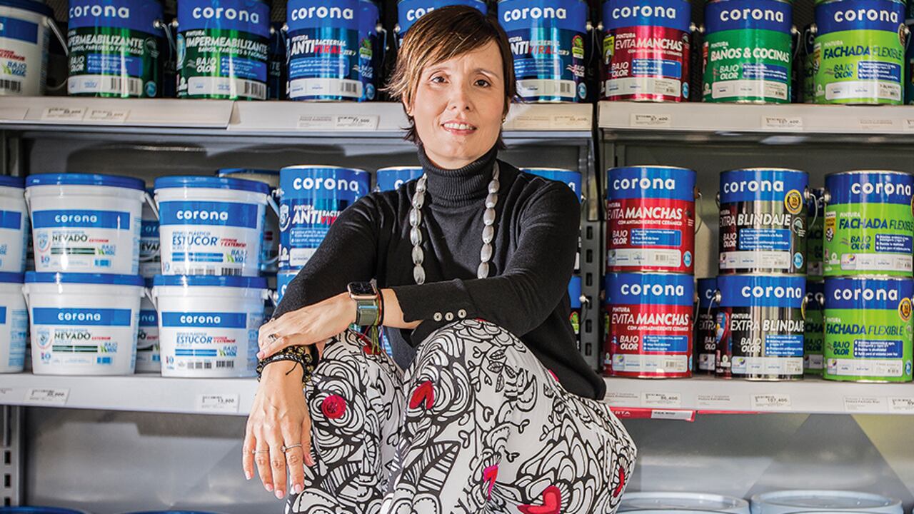 La gerente de Estrategia e Innovación de Corona, María Mercedes Peláez, también lideró el desarrollo de una grifería que se activa sin contacto.