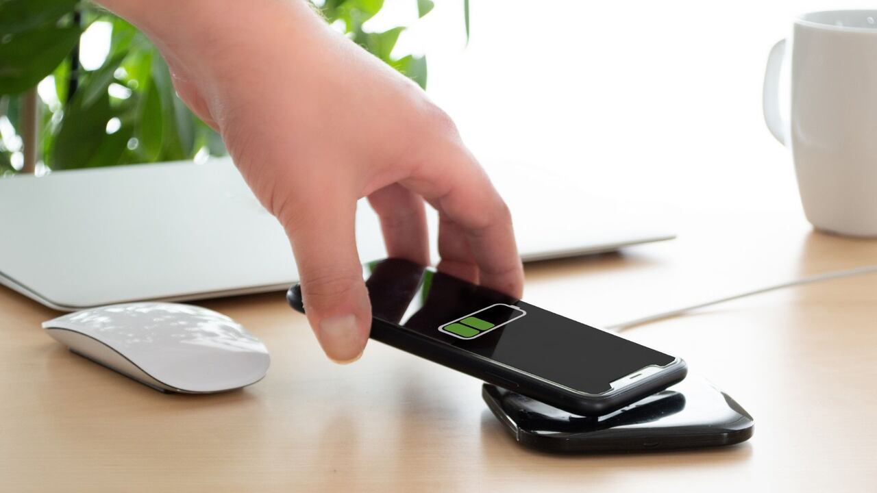 No todos los modelos de celular son compatibles con esta tecnología de carga.