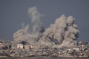 Israel mantiene los bombardeos sobre Gaza.