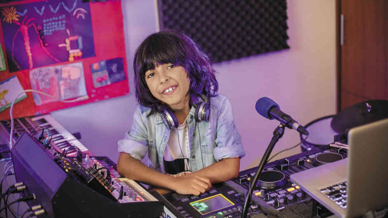 Boybeck realiza presentaciones en eventos corporativos siempre bajo el cuidado de sus padres.