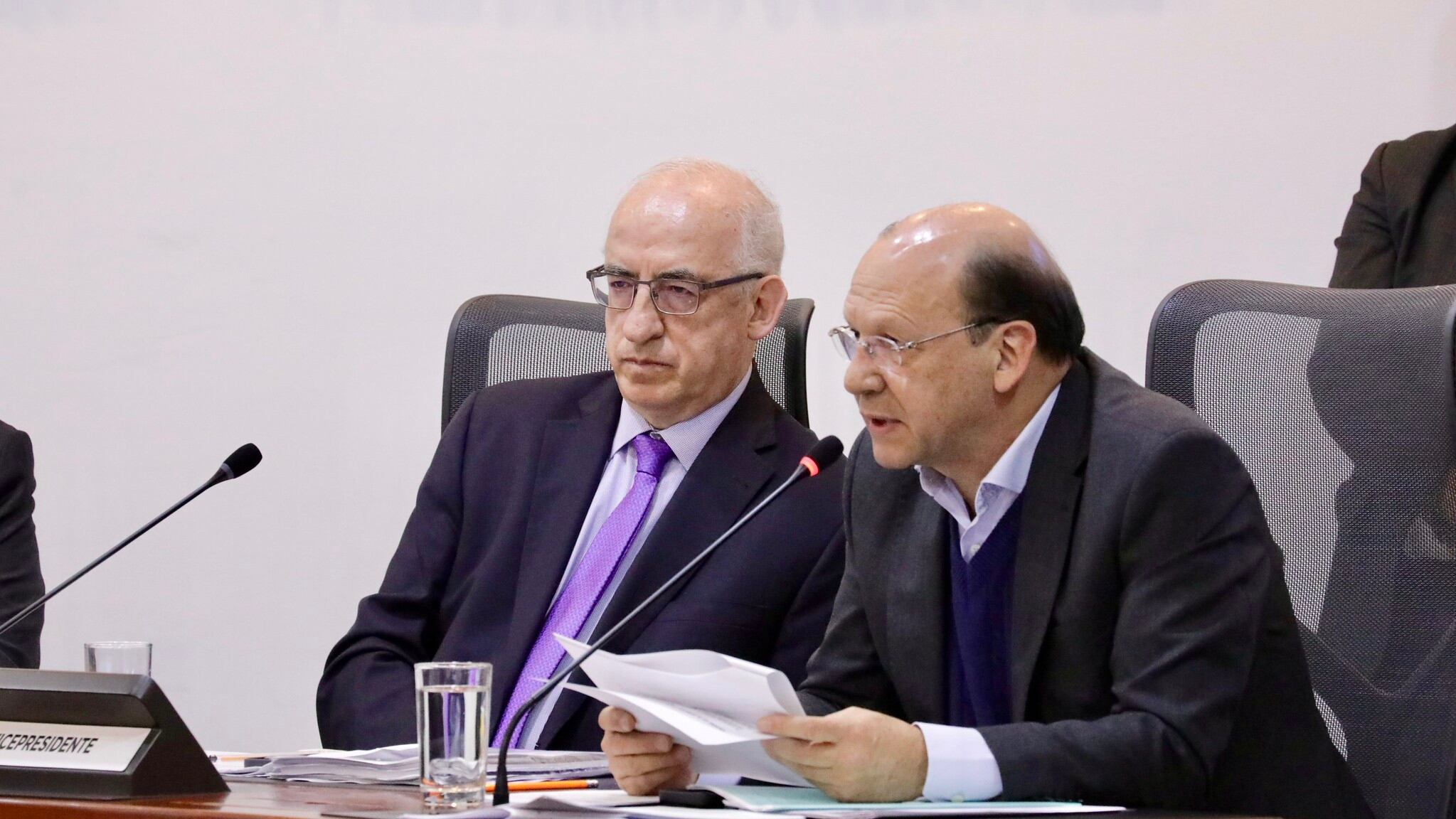 Leonardo Villar, gerente del Banco de la República, y Germán Ávila, ministro de Hacienda.v