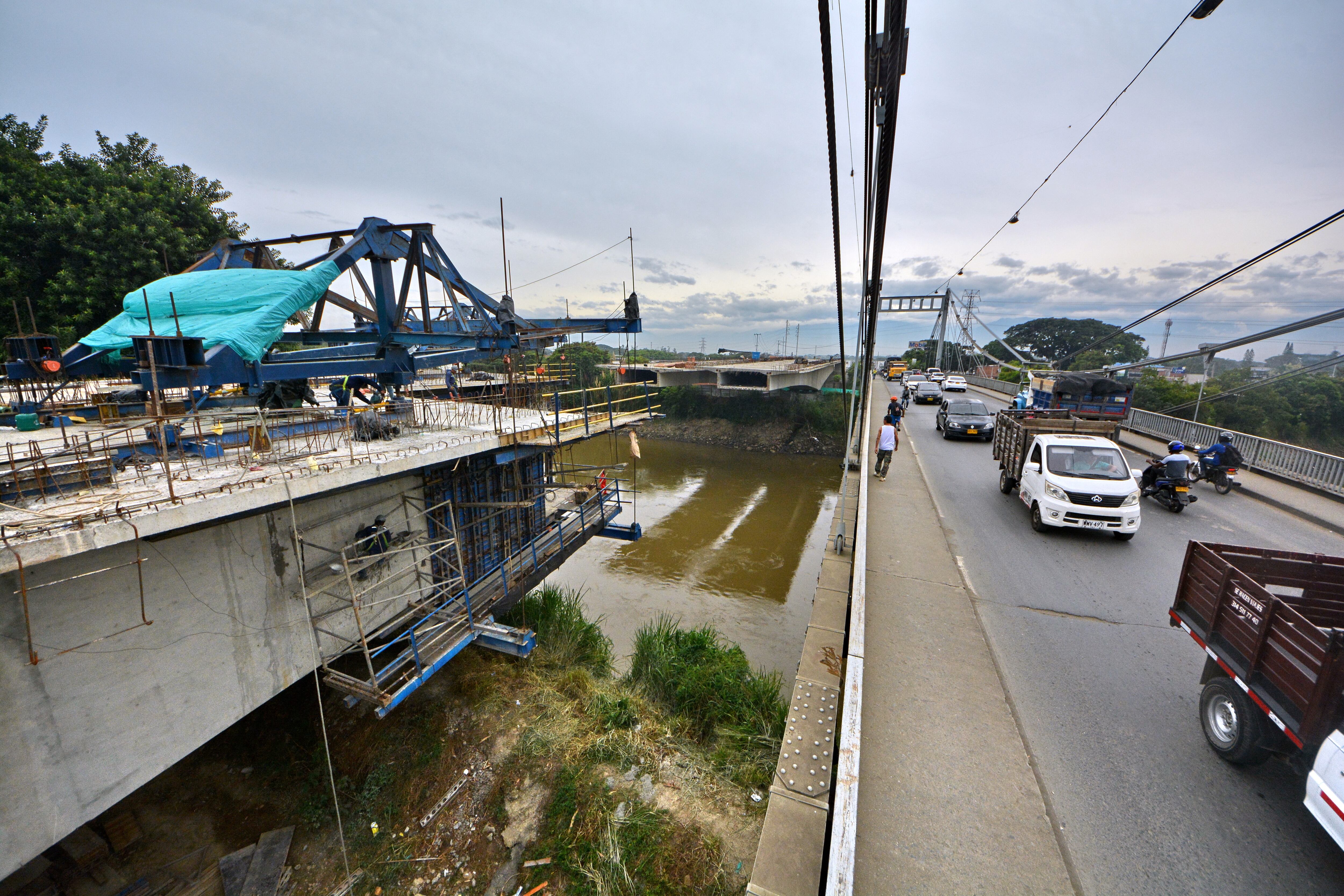 Elefantes blancos del Valle. Obras puente de Juanchito. Cali Valle del Cauca.