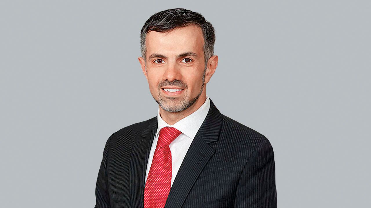 El doctor Mohamad Adnan Alkhouli trata enfermedades de válvulas cardíacas y arterias coronarias.