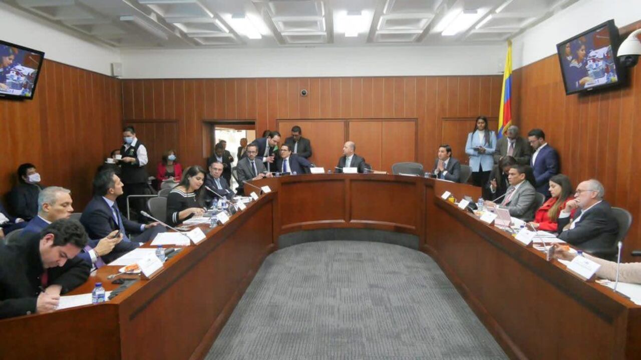 Debate de control político para analizar altas tarifas de energía en el Caribe.