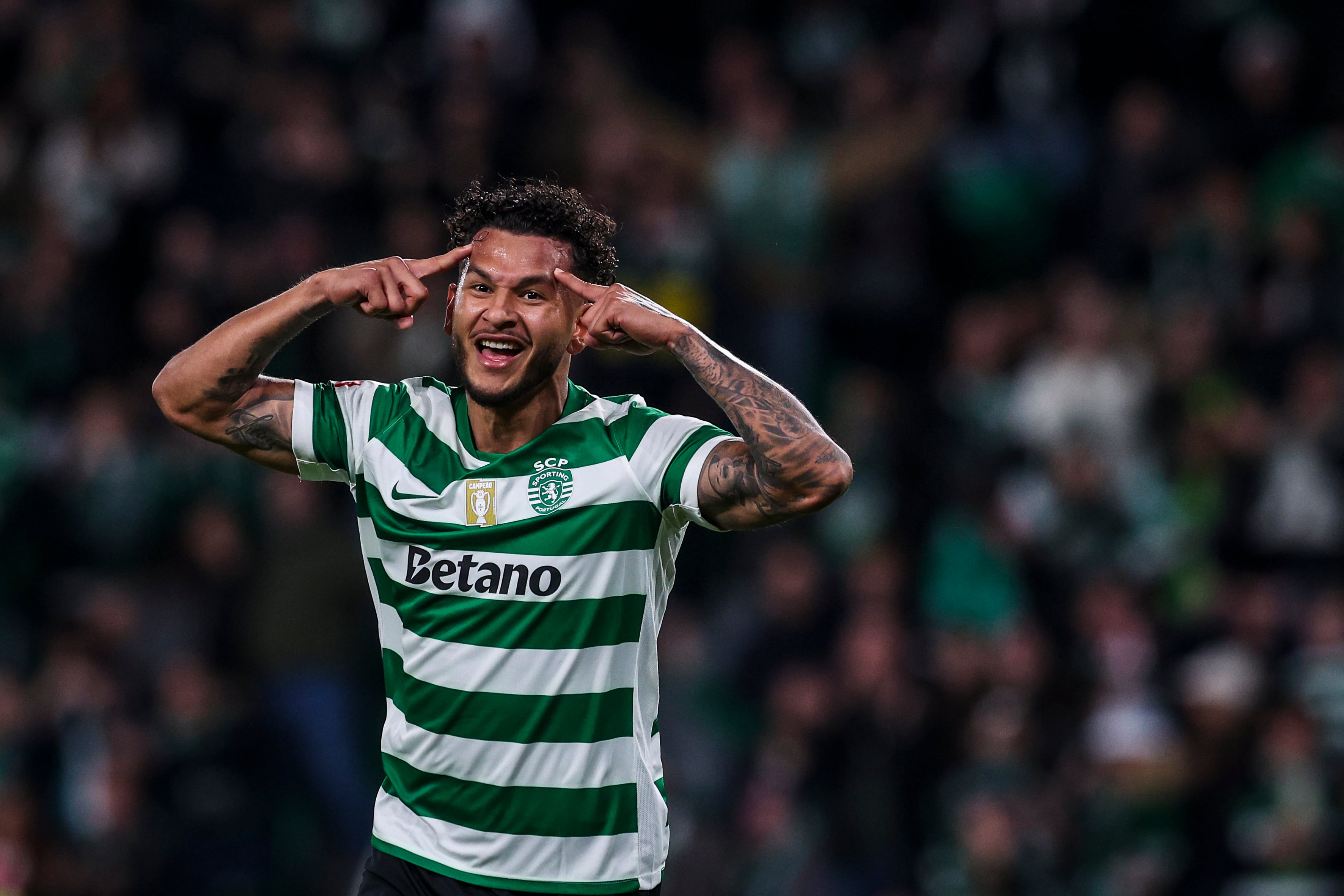 LISBON, PORTUGAL - DECEMBER 28: Luis Suarez of Sporting CP celebrates scoring Sporting CP third and his second goal during the Primeira Liga match between Sporting CP and Rio Ave FC at Estadio Jose Alvalade on December 28, 2025 in Lisbon, Portugal. (Photo by Carlos Rodrigues/Getty Images)