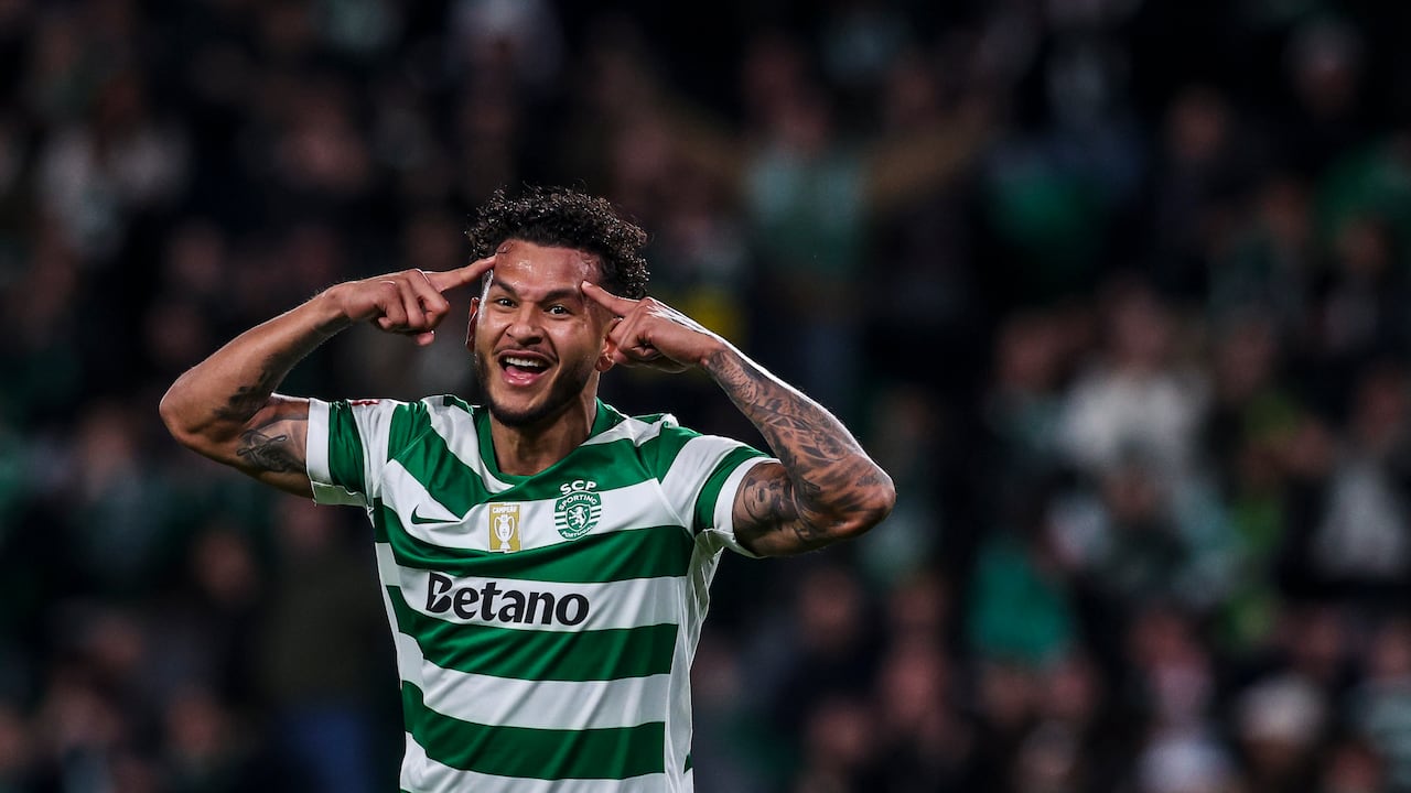 Luis Suárez celebrando uno de sus goles contra Río Ave.