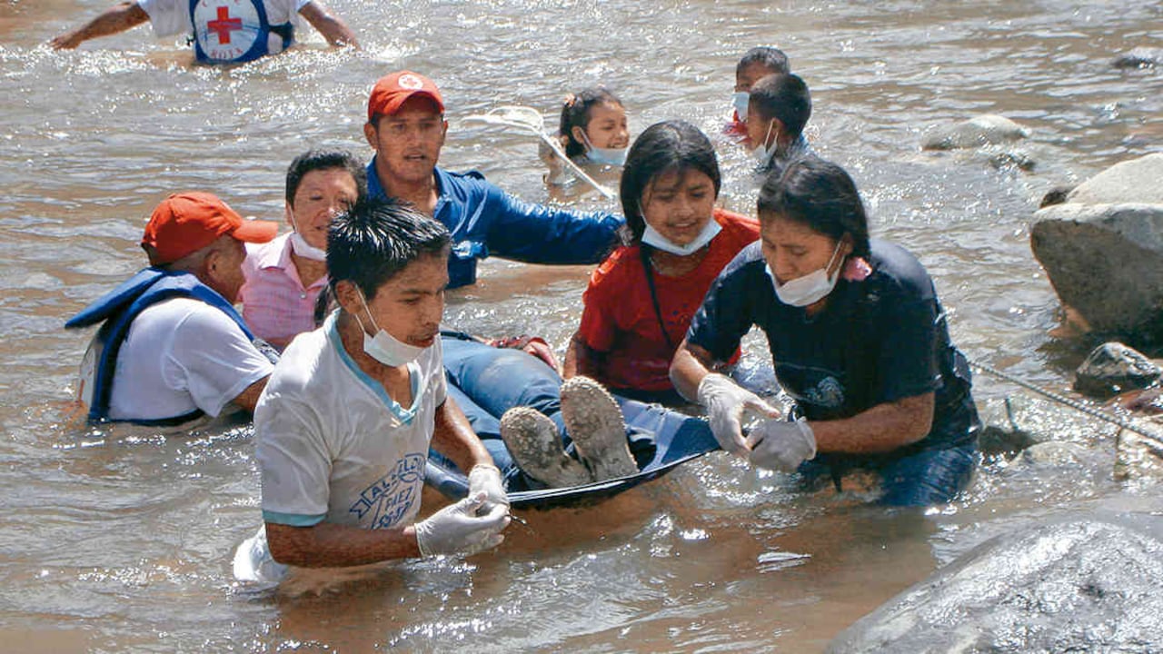 La Cruz Roja realiza diferentes jornadas de capacitación con los 15 resguardos indígenas nasa de la zona rural del municipio.
