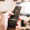 Las funciones de los botones de colores en televisores inteligentes se desvelan en detalle.