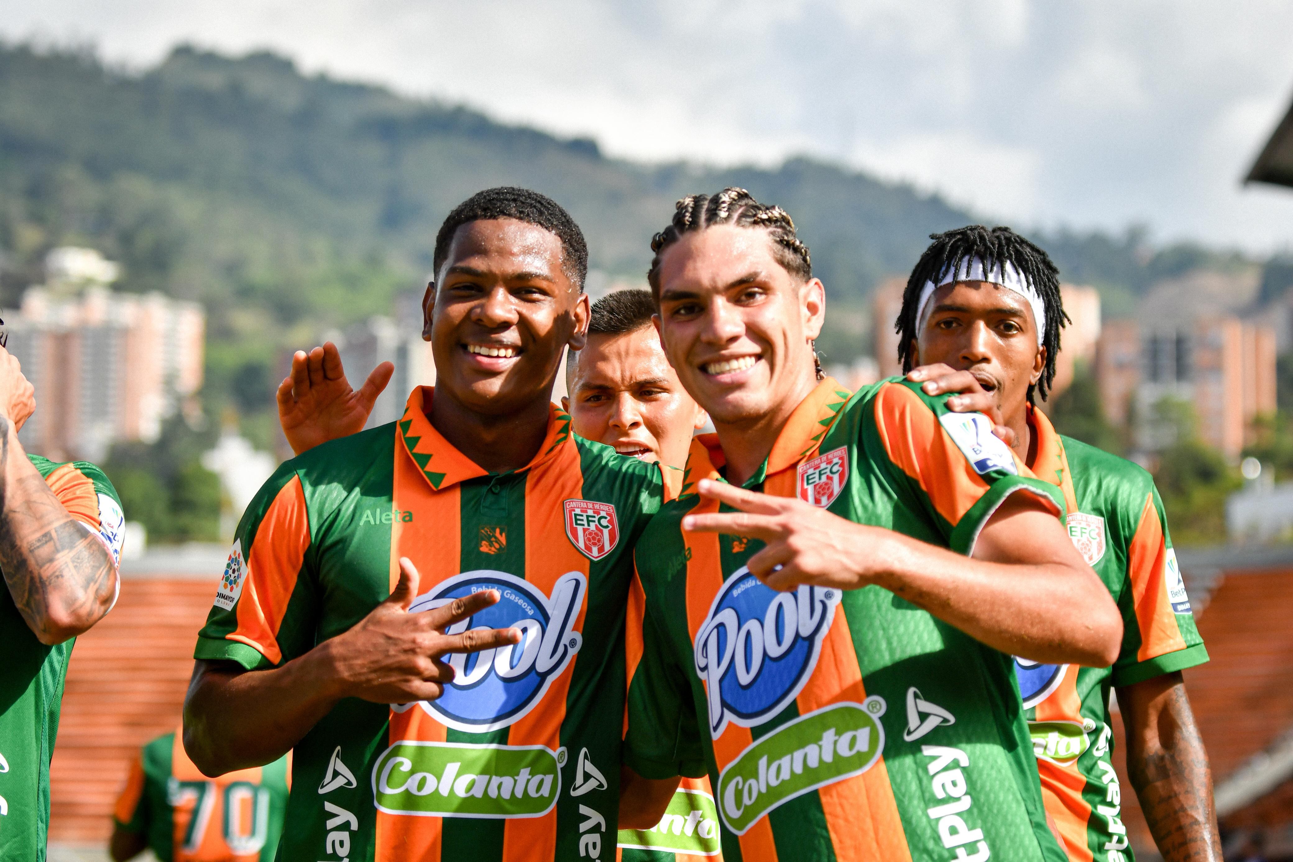 Santiago Londoño celebrando su gol en Envigado vs. Junior