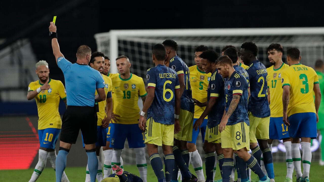 Fedefútbol pide a Conmebol suspensión inmediata de los árbitros del partido Brasil vs. Colombia