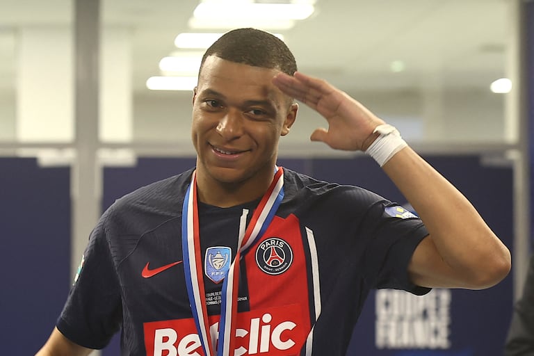 Paris Saint-Germain's French forward #07 Kylian Mbappe gestures in the tunnel after playing his final match for Paris Saint-Germain (PSG) at the end of the French Cup Final football match against Olympique Lyonnais (OL) at the Stade Pierre-Mauroy, in Villeneuve-d'Ascq, northern France on May 25, 2024. The game was the club's top scorer's 308th and final appearance for his hometown club, for whom he signed in August 2017 from Monaco in a 180 million-euro deal. (Photo by FRANCK FIFE / AFP)