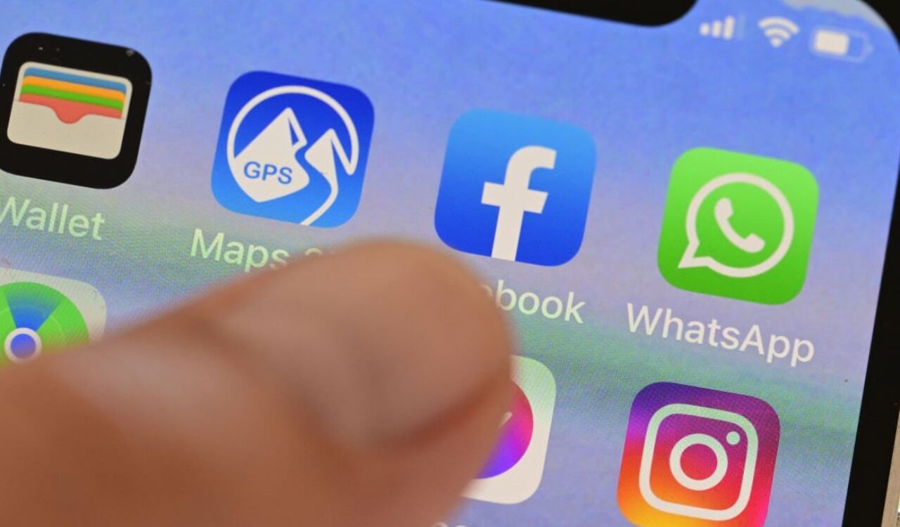 Por medio de Whatsapp, novia le miente a su pareja para escaparse a un concierto