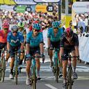 El colomibano Miguel ángel López en el final de la Segunda etapa en el muro de Bretaña.