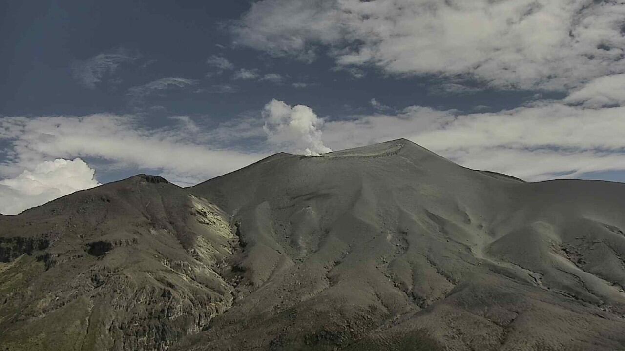 Durante las últimas 24 horas, el Observatorio Vulcanológico y Sismológico de Popayán ha registrado seis emisiones de ceniza en el volcán Puracé.