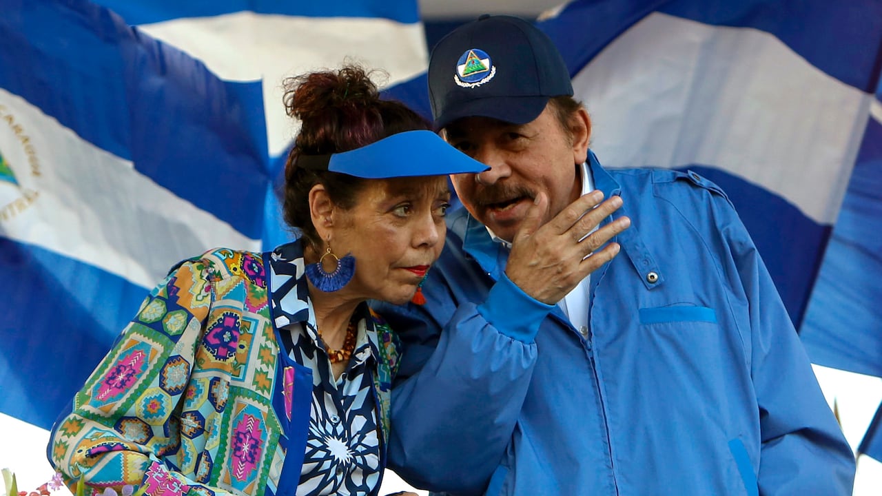 Daniel Ortega, y su esposa y vicepresidenta, Rosario Murillo, no fueron invitados a la Cumbre de las Américas, por limitar la democracia en Nicaragua.