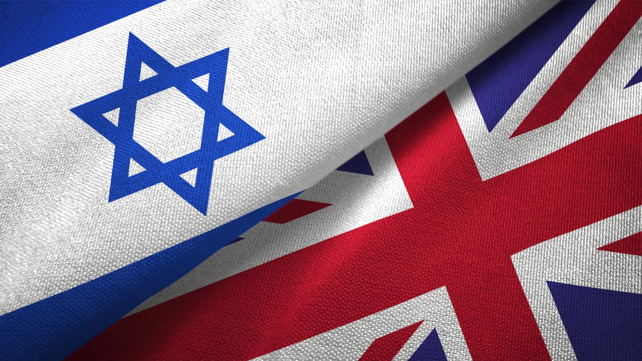 Israel declara enemigo diplomático al Reino Unido y cierra el consulado británico en Jerusalén, que contaba con más de 200 años de funcionamiento.