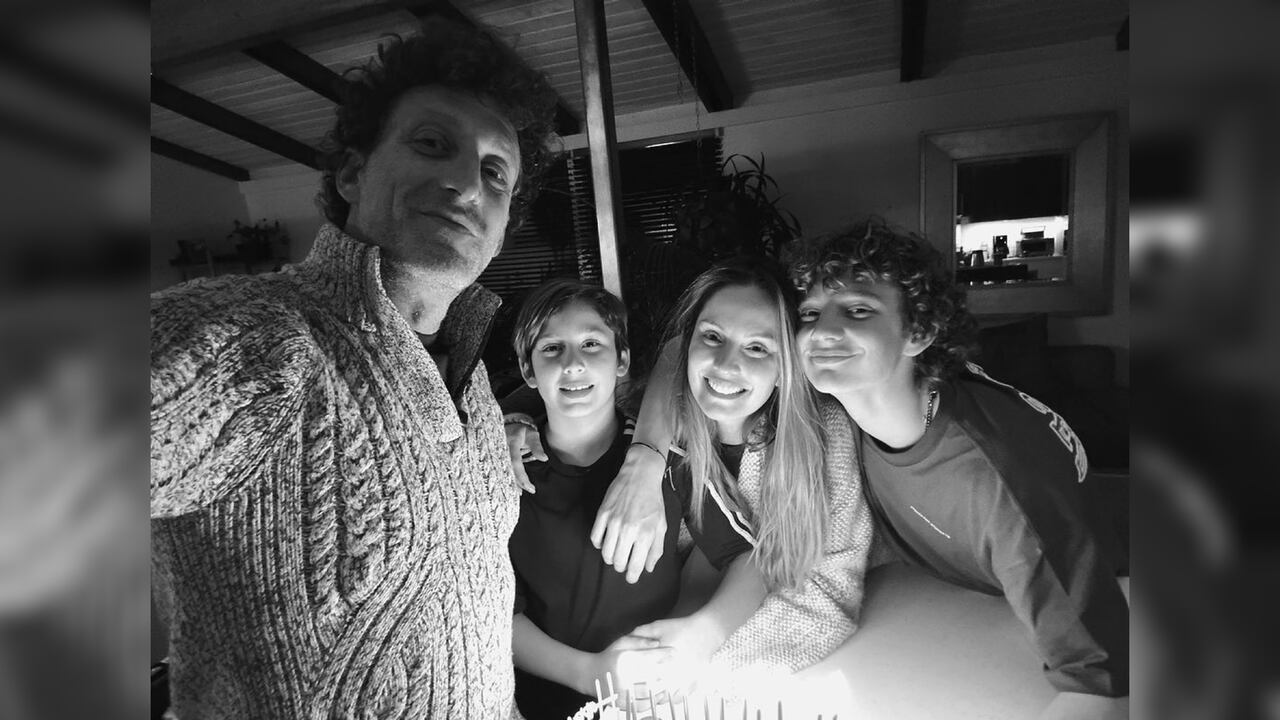 Claudia y su familia comieron torta y vieron películas juntos. Foto: Instagram @claudiabahamon.