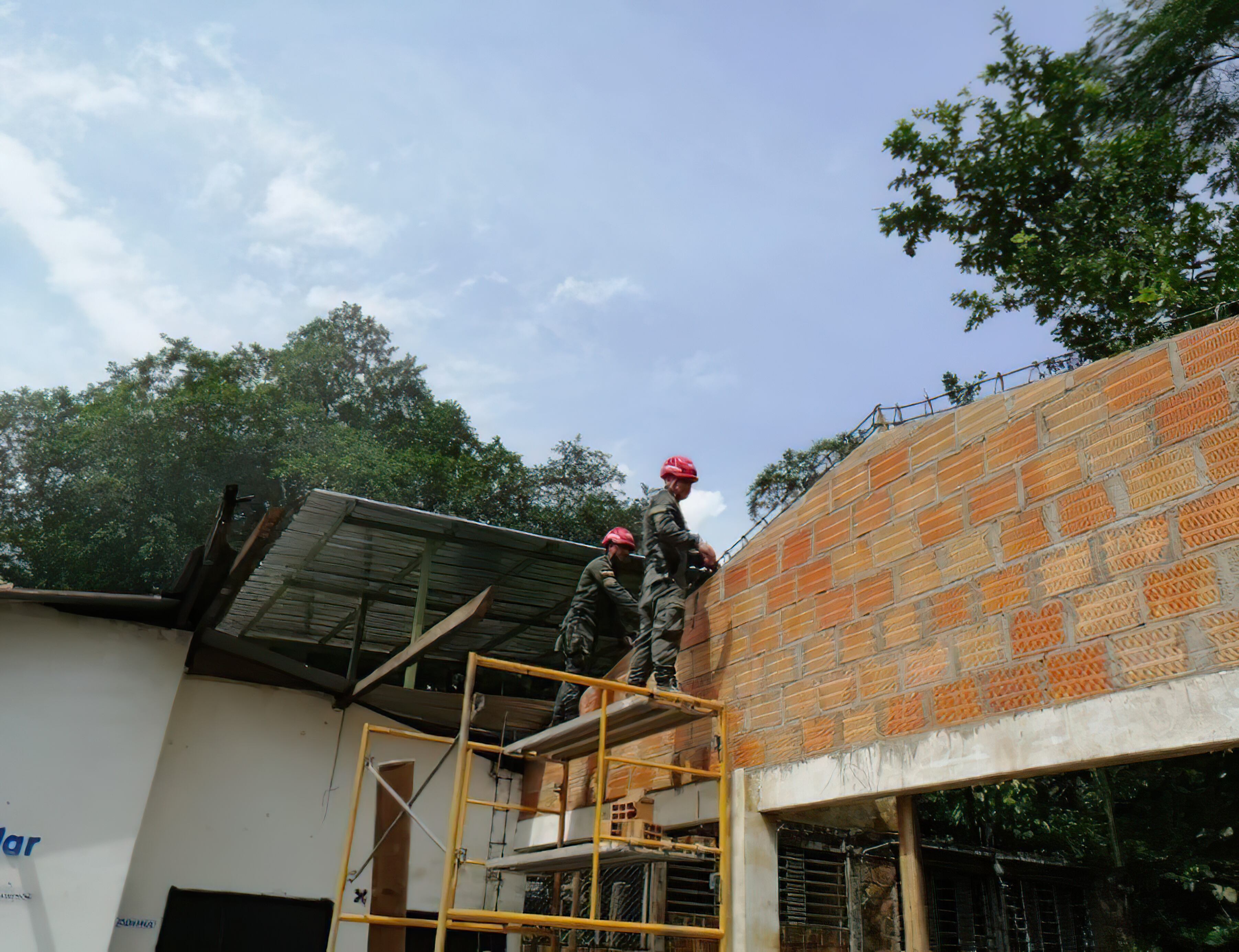 Autoridades le apuestan a combatir la ilegalidad con arreglo de escuelas en zonas de conflicto