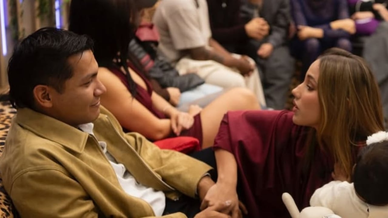 Juanda Caribe quedó envuelto en polémica por presuntos mensajes comprometedores