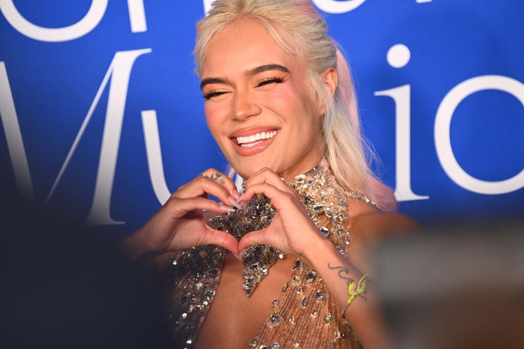 Karol G recibe premio Billboard a mujer del año