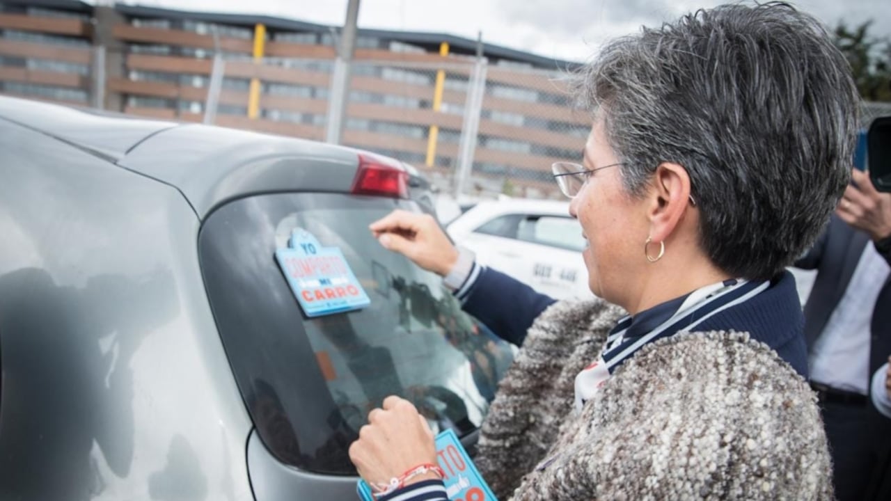 Durante el lanzamiento del plan piloto, la alcaldesa Claudia López aseguró que Bogotá va a morir en el trancón si no avanzamos en el carro compartido.