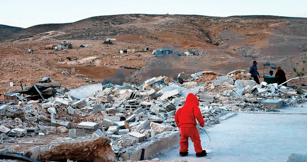 Entre levantar casas en la noche y verlas destruidas se vive el vaivén nefasto de la ocupación y el apartheid de facto.