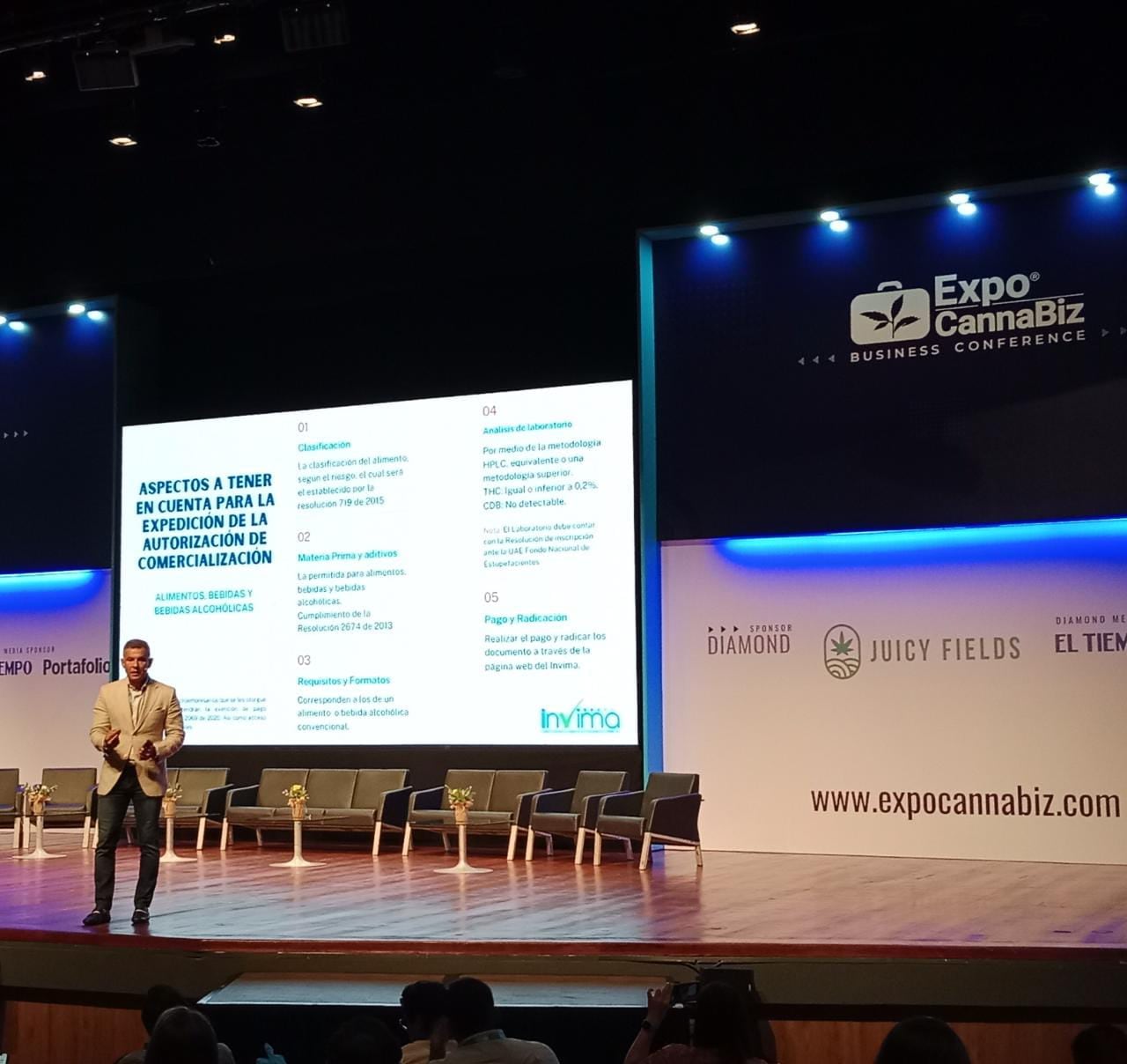 El título es: Julio César Aldana director Invima Foto: Valentina Delgadillo Abello SEMANA