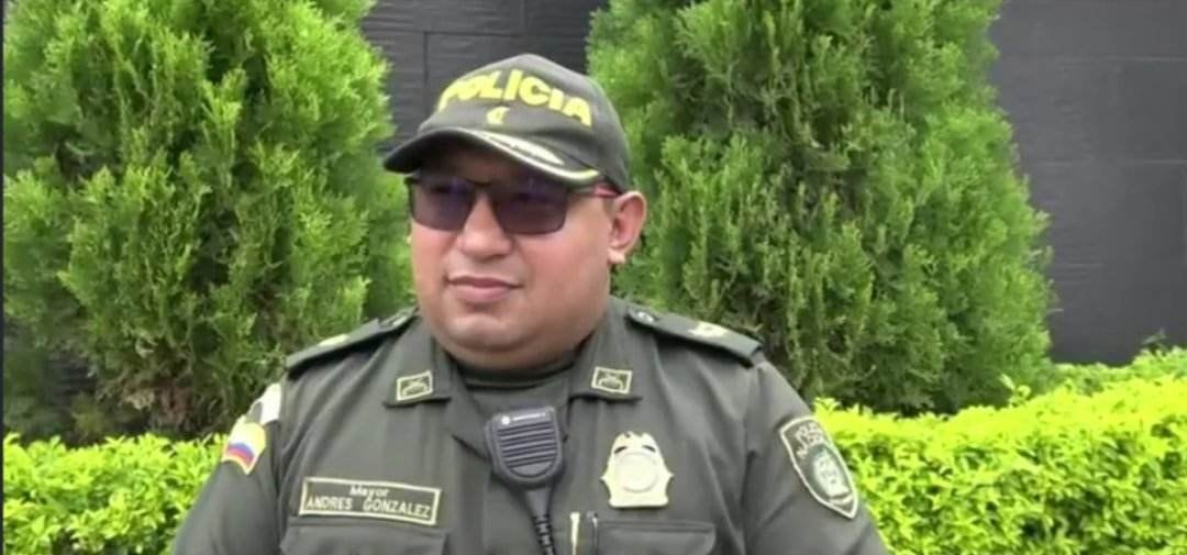 El oficial habría recibido varios reconocimientos por su labor policial.