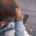 Los malos hábitos pueden dañar la pantalla del celular.