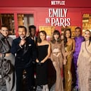Parte del elenco de la popular serie de Netflix, Emily en París.