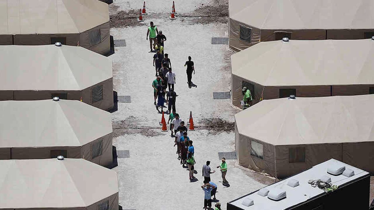 En Estados Unidos el gobierno de Donald Trump retiene a 13.000 niños migrantes sin sus familias en centros acogida alrededor del país.
