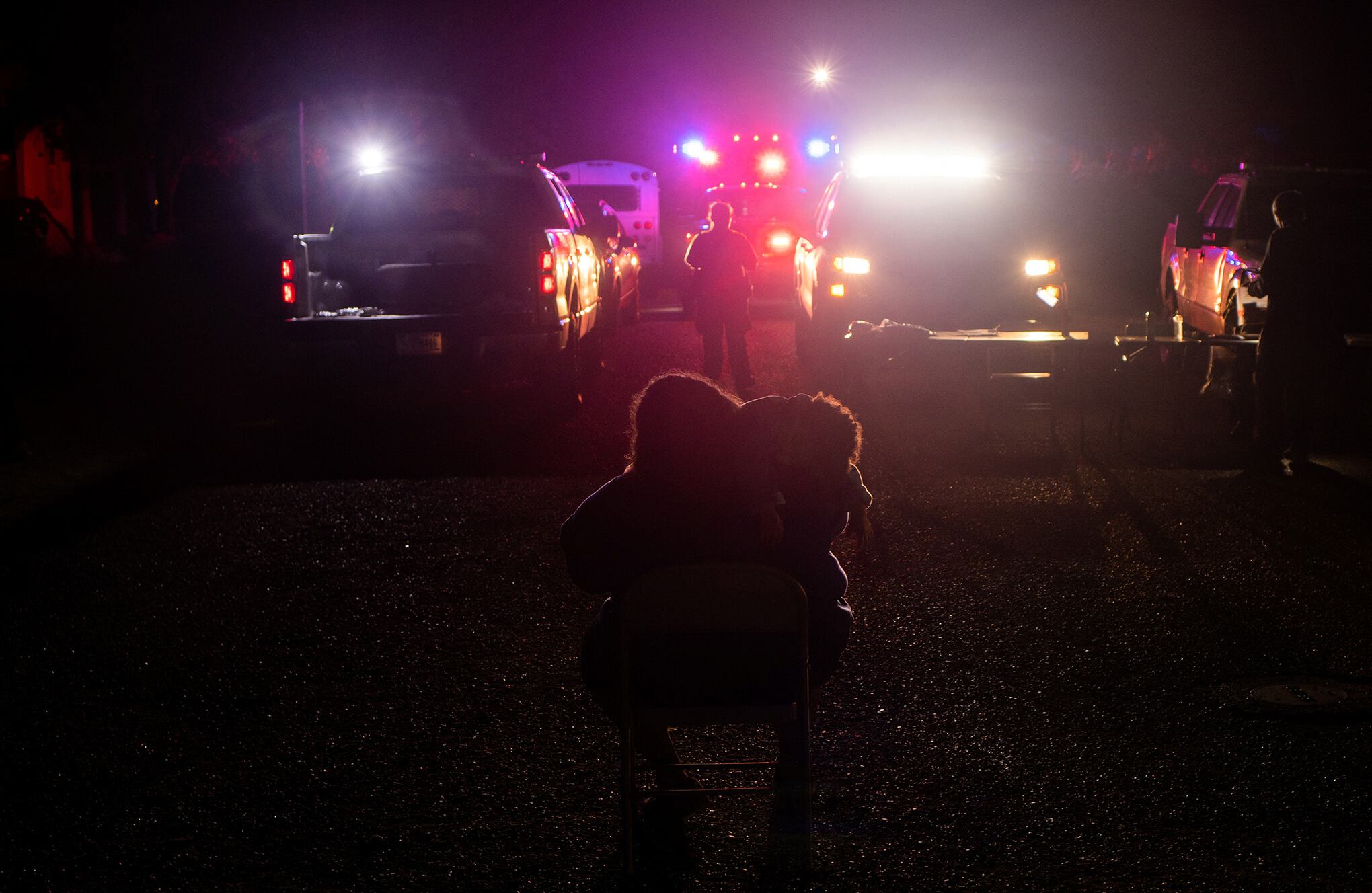 Migrantes cruzan Río Grande hacia EE.UU.