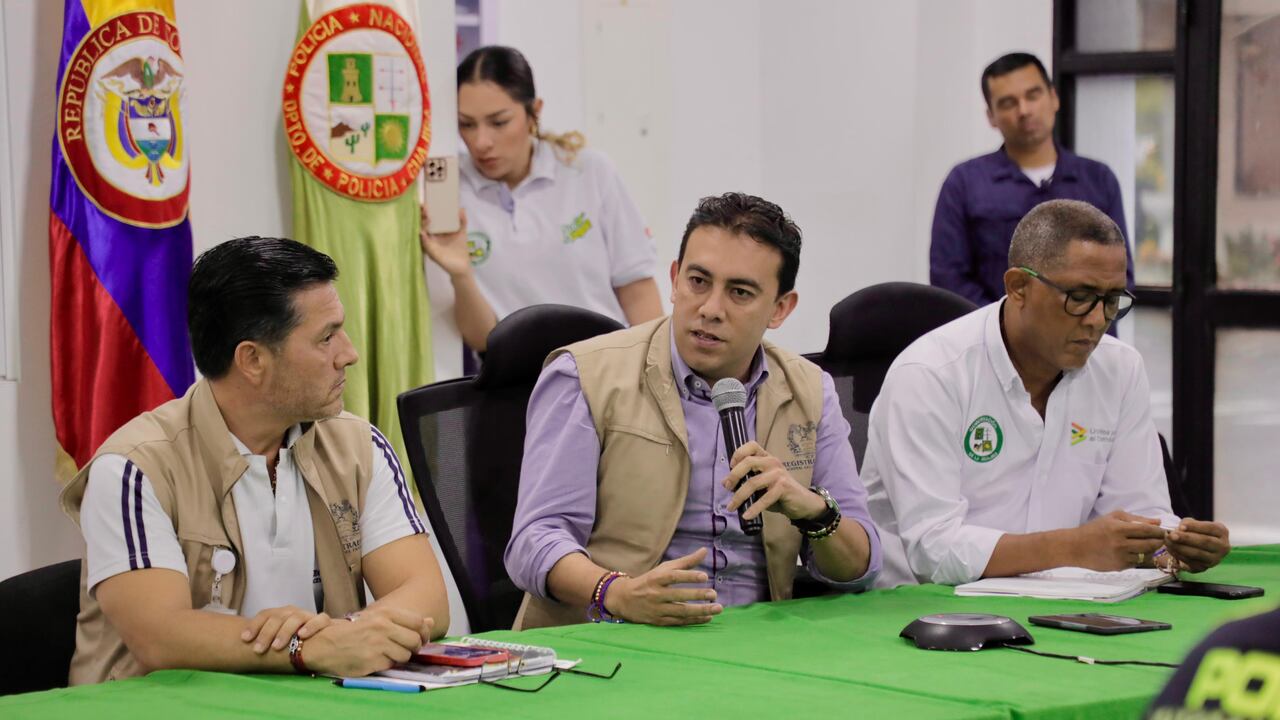 El registrador nacional, Alexander Vega, en La Guajira.