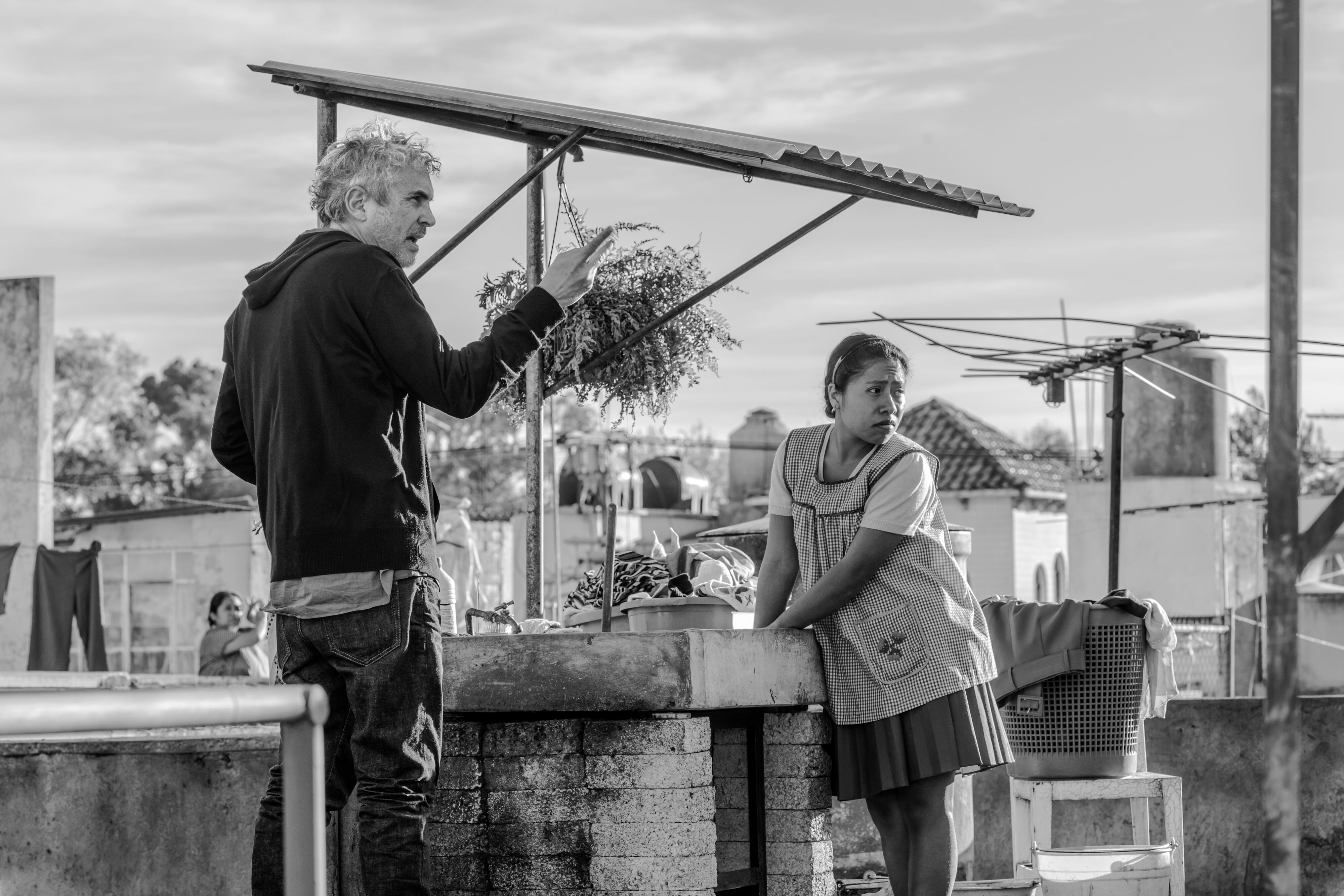 La película Roma, dirigida por Alfonso Cuarón, ganó tres Óscar en 2019. mejor director, mejor fotografía y mejor película de habla no inglesa, y estuvo nominada en categorías clave como mejor película, mejor actriz y mejor actriz de reparto.