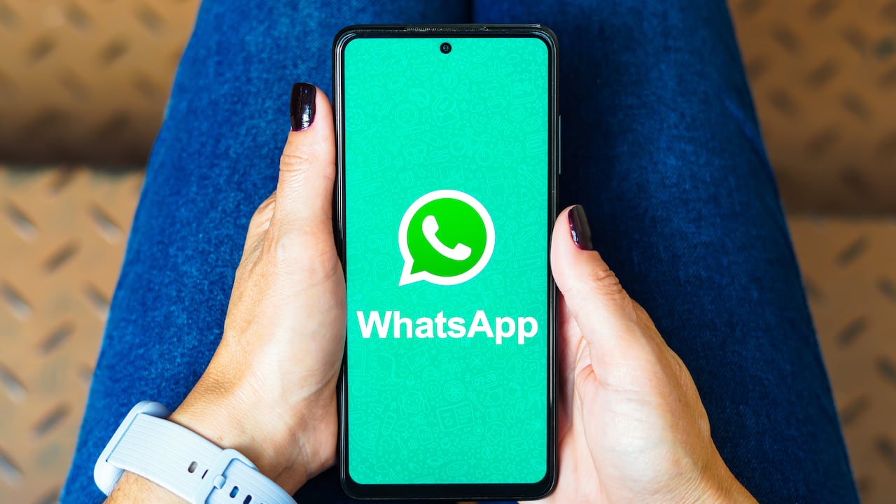 Los siguientes pasos le ayudarán a eliminar la memoria caché de WhatsApp