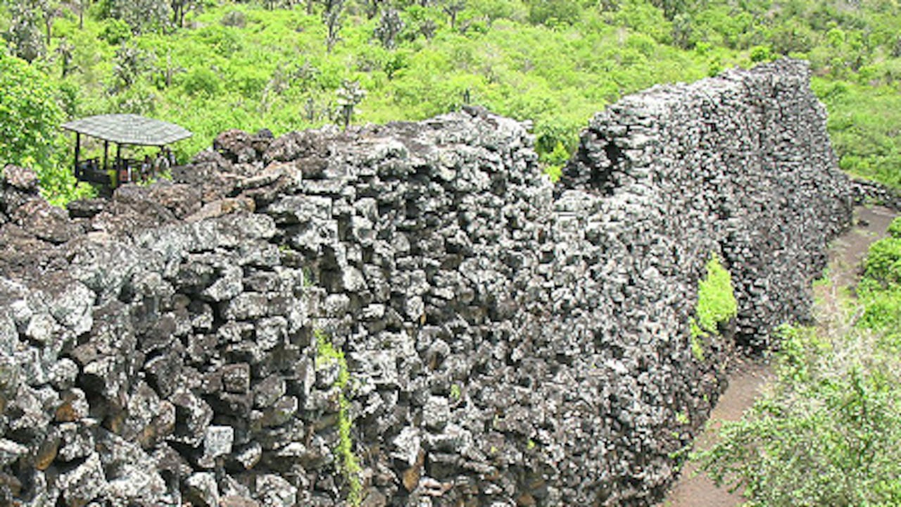 El único vestigio físico de la Colonia Penal en la Isla Isabela es el llamado "Muro de las Lágrimas"