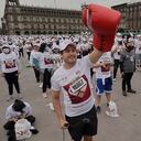 Ciudad de México obtuvo el récord Guinness a la clase de boxeo más grande del mundo, tras reunir a más de 14.000 personas en el Zócalo.