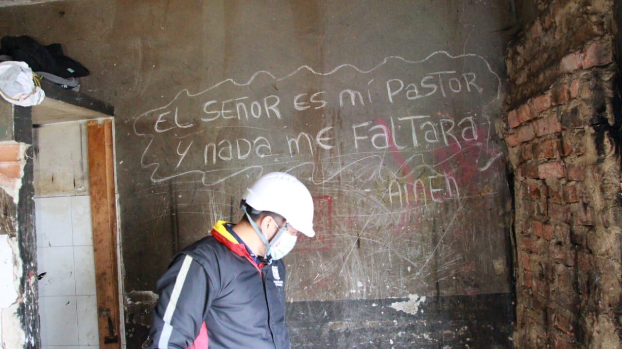 Mensajes encontrados en las parades de la "olla" en la localidad de Los Mártires