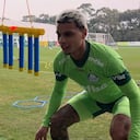 Richard Ríos haciendo un reto de reflejos en Palmeiras