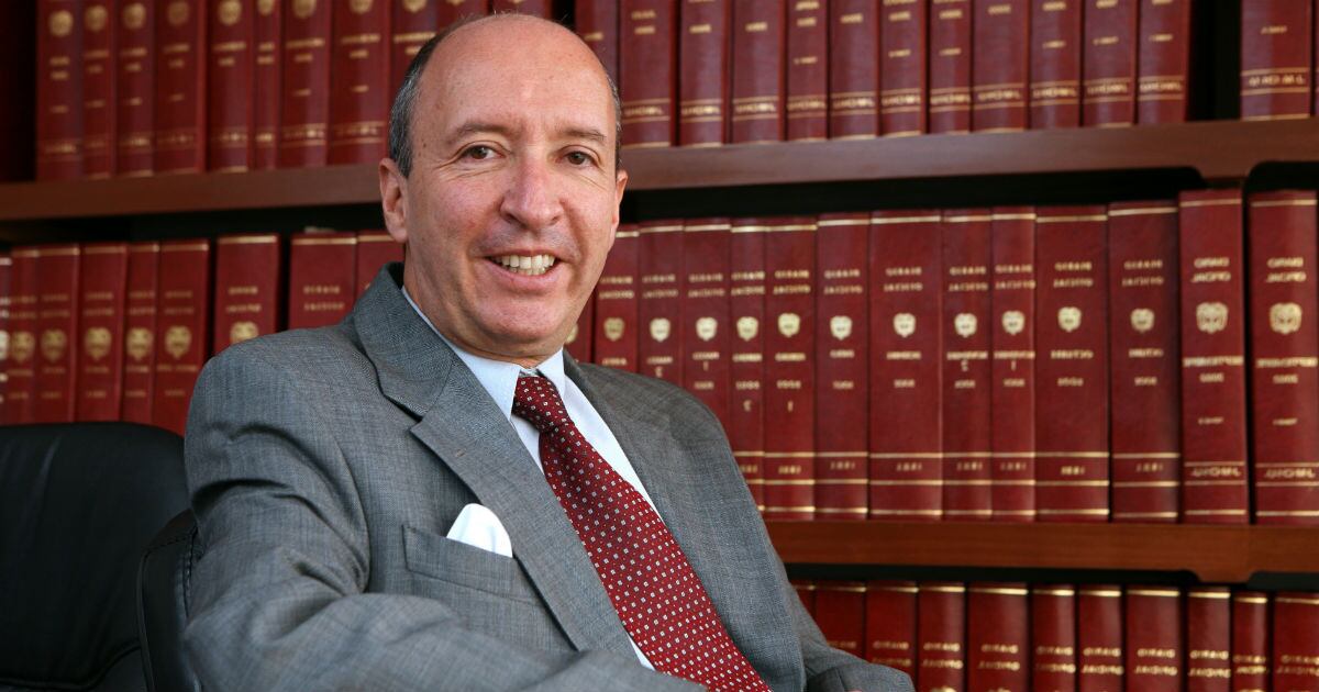 El abogado constitucionalista Juan Manuel Charry considera que el decreto es inconstitucional.