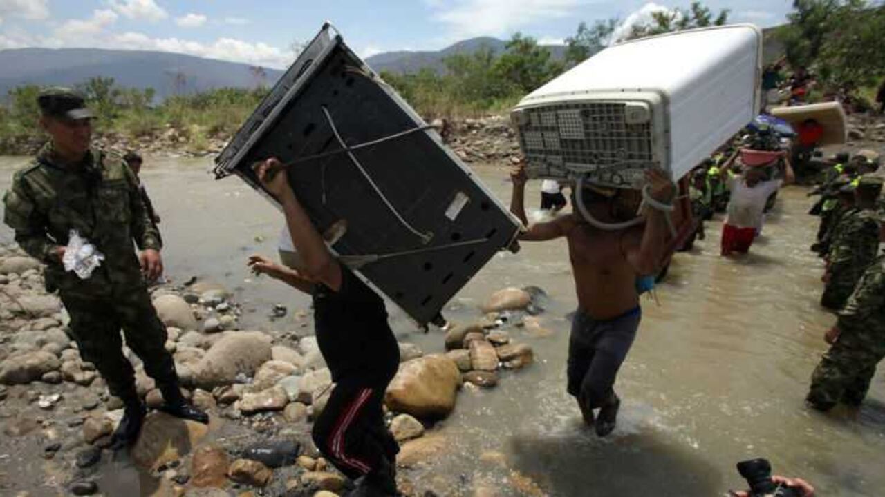 "Hay muchos más casos de refugiados y solicitantes de asilo (...) entre los retornados forzosos que se han ido por susto o por presión", explicó Hartmark, jefe de ACNUR en la ciudad de Cúcuta, adonde han llegado la mayoría de los damnificados.