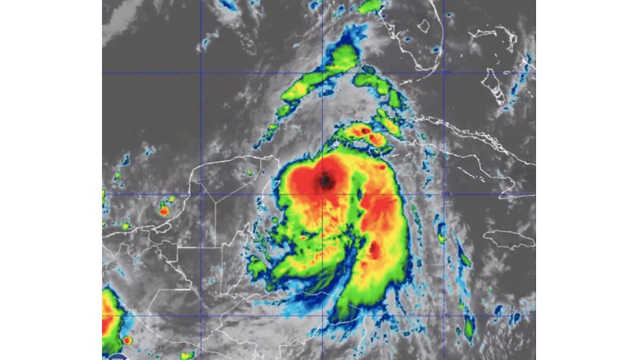 Así se sigue el huracán Idalia