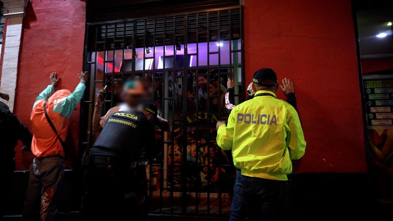 Policía de Bogotá en requisas