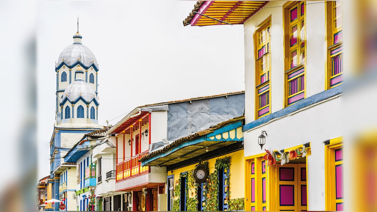 Junto con Antioquia, los departamentos del Eje Cafetero registran el desempeño promedio más alto frente al resto de regiones en el IDC.