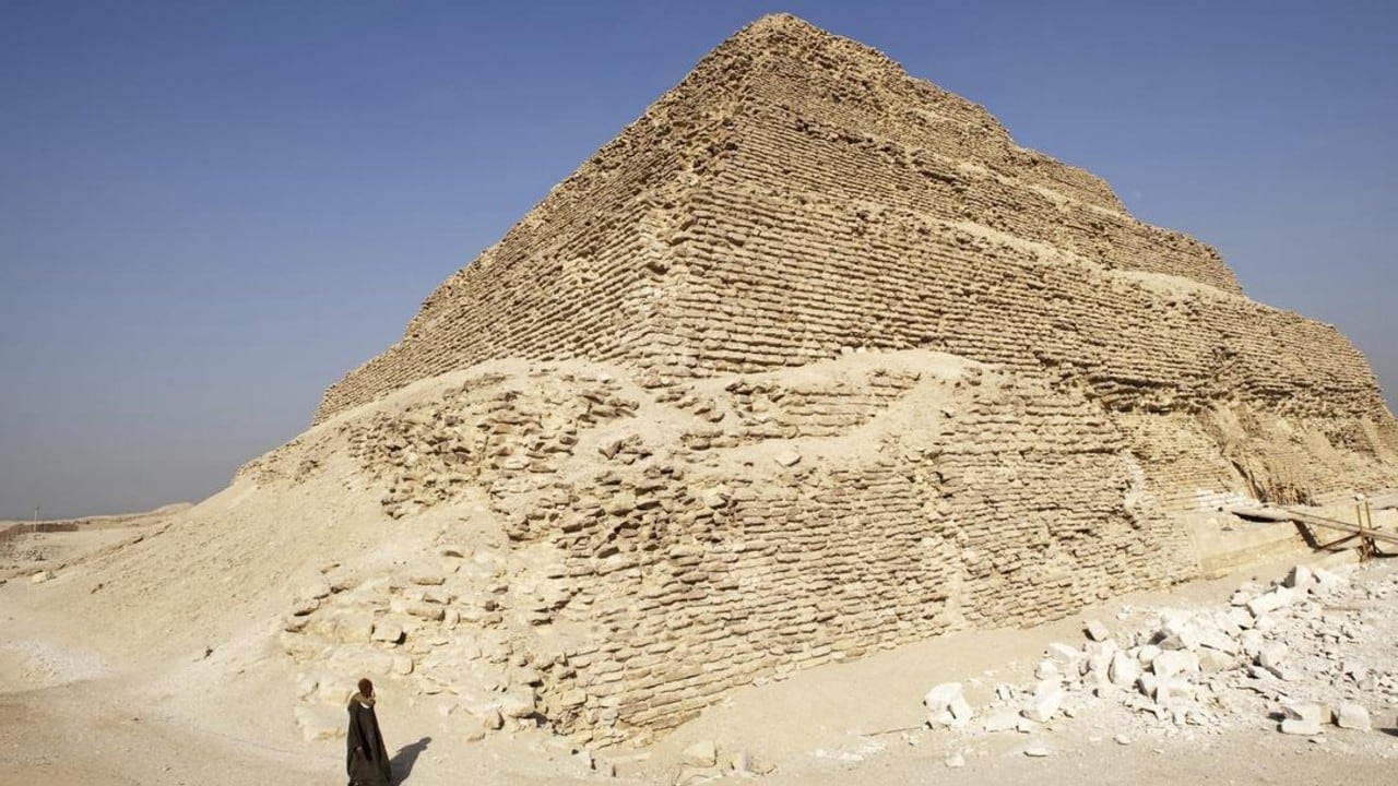 La pirámide escalonada de Zoser, uno de los monumentos más emblemáticos de Saqqara.