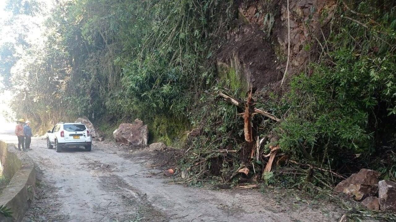 Invías dispuso de una ruta alterna ante esta emergencia.