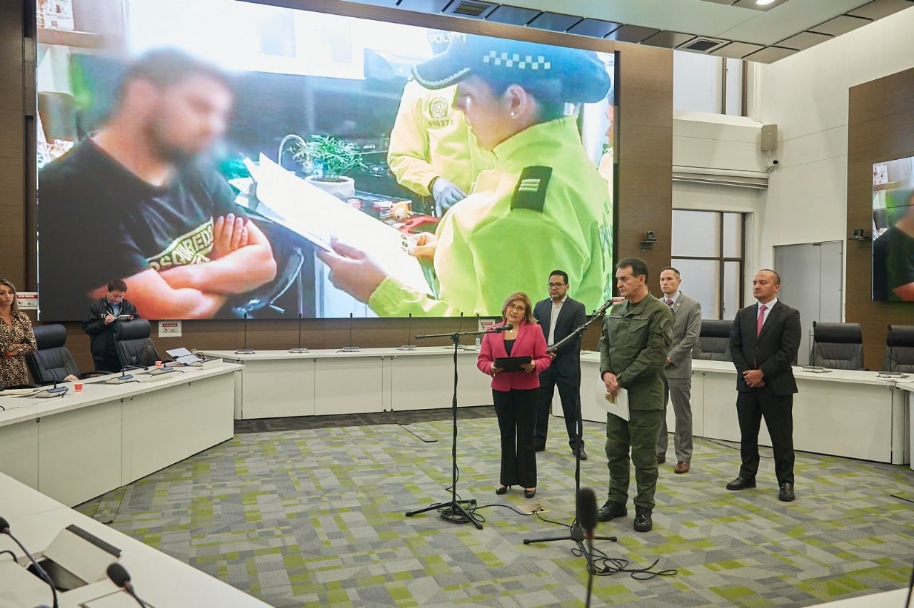 Las autoridades dieron detalles de la desarticulación de la poderosa banda de contrabando que operaba, desde hace algunos años, en el puerto de Buenaventura, en el Valle del Cauca.