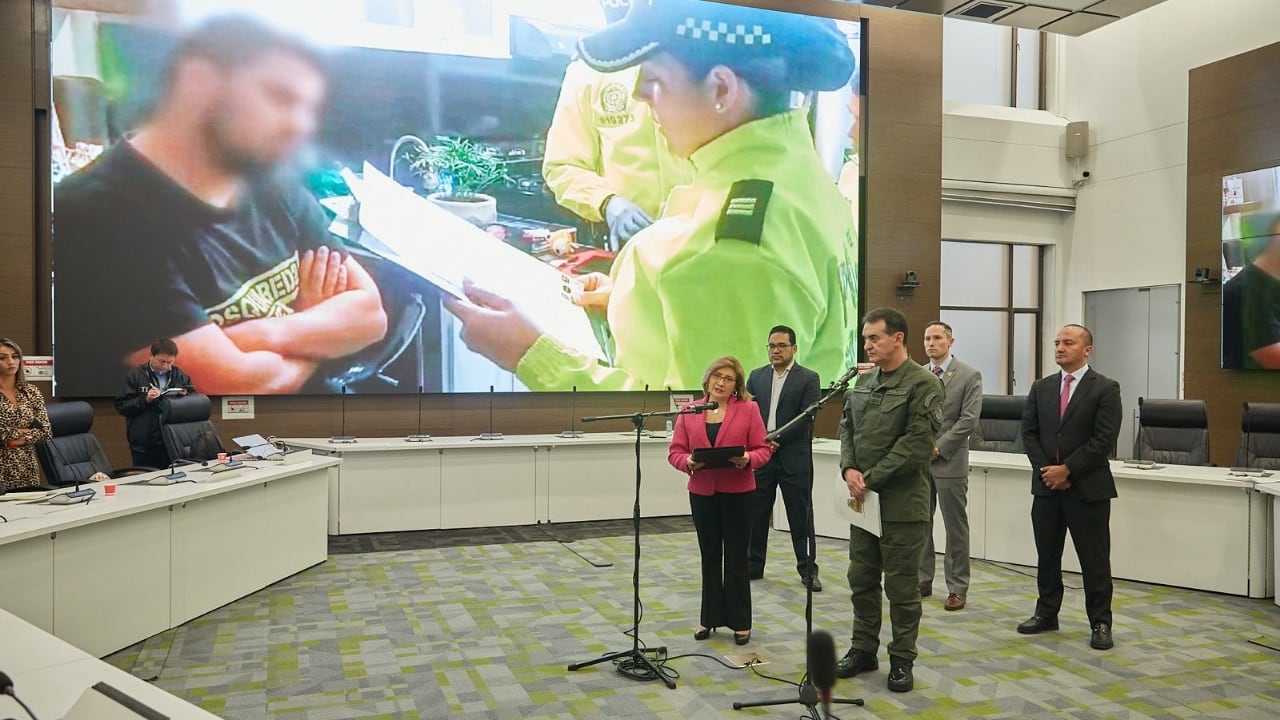 Las autoridades dieron detalles de la desarticulación de la poderosa banda de contrabando que operaba, desde hace algunos años, en el puerto de Buenaventura, en el Valle del Cauca.